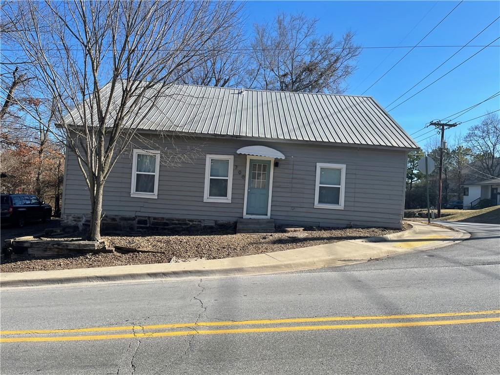 700 N Leverett Ave, Fayetteville, AR 72701 House Rental in Fayetteville, AR