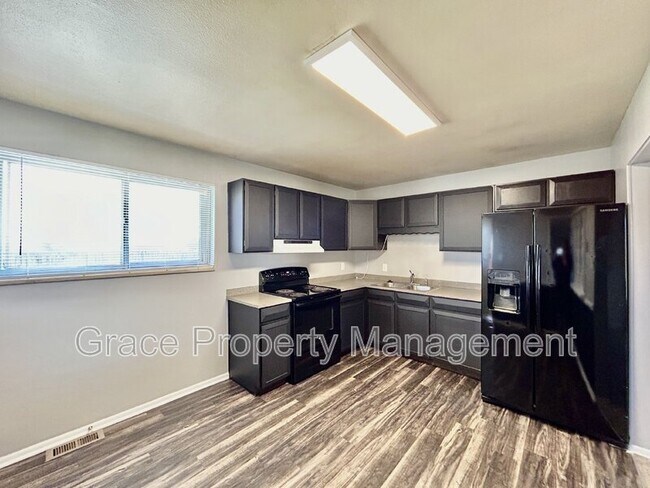 Foto del edificio - 2141 E 119th Pl