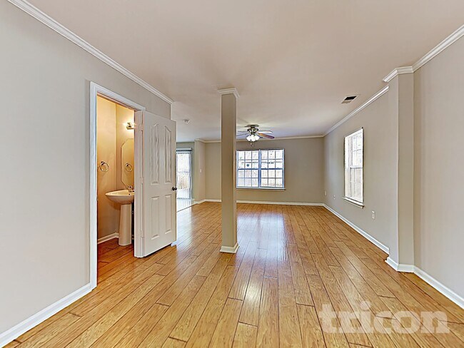 Foto del edificio - 5129 Grays Ridge Dr