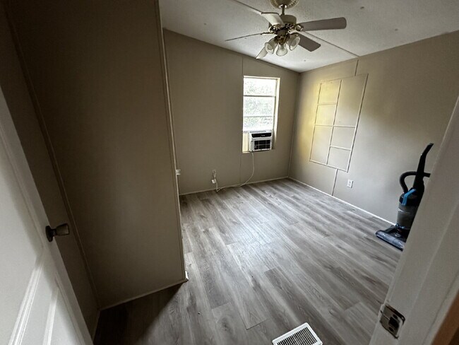 Foto del edificio - 3 Bedroom 2 Bath home on a corner lot in Anacoco, LA