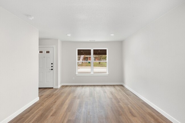 Building Photo - Brand New, Modern, and Ready for You in Waco, TX!