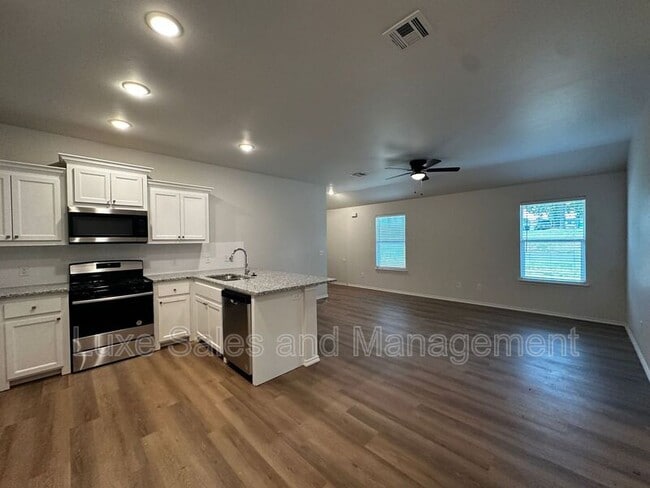 Foto del edificio - 3701 Franks Way