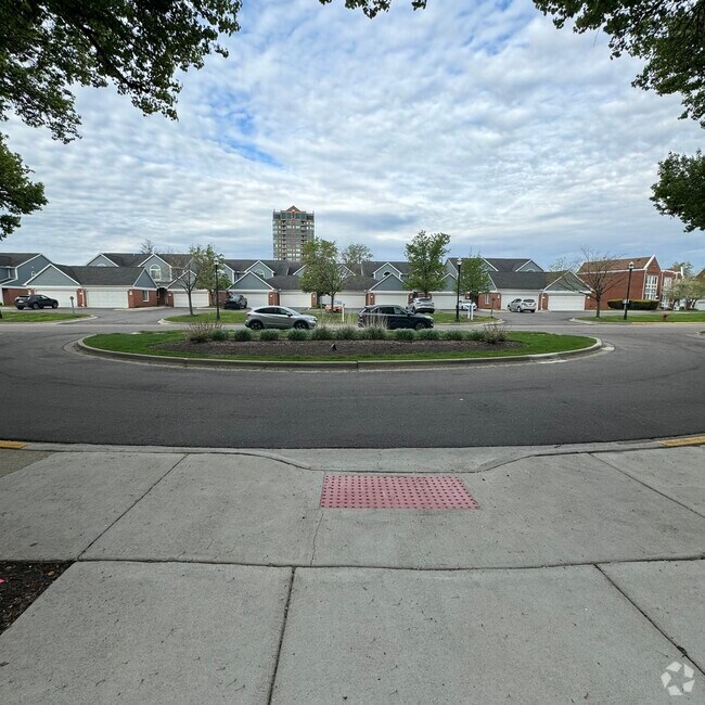 Harbortown Apartments for Rent Detroit, MI 12 Rentals