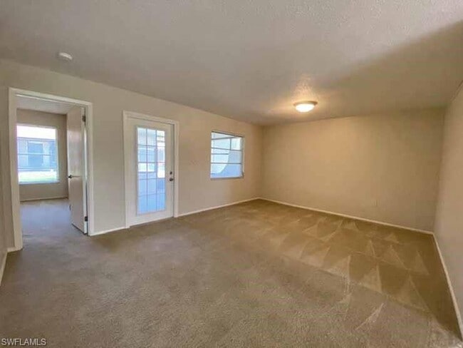 Building Photo - 1500 Popham Dr