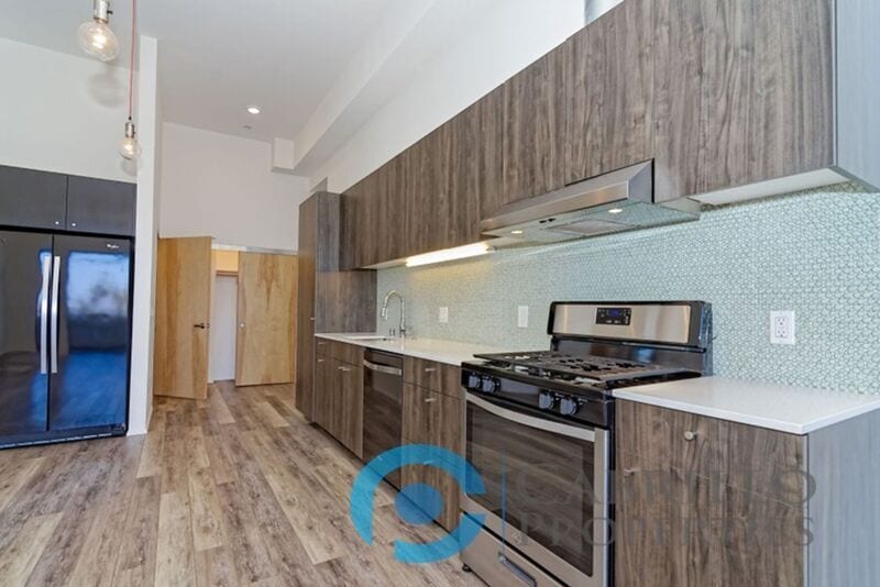 Foto principal - 2870 Fourth Ave