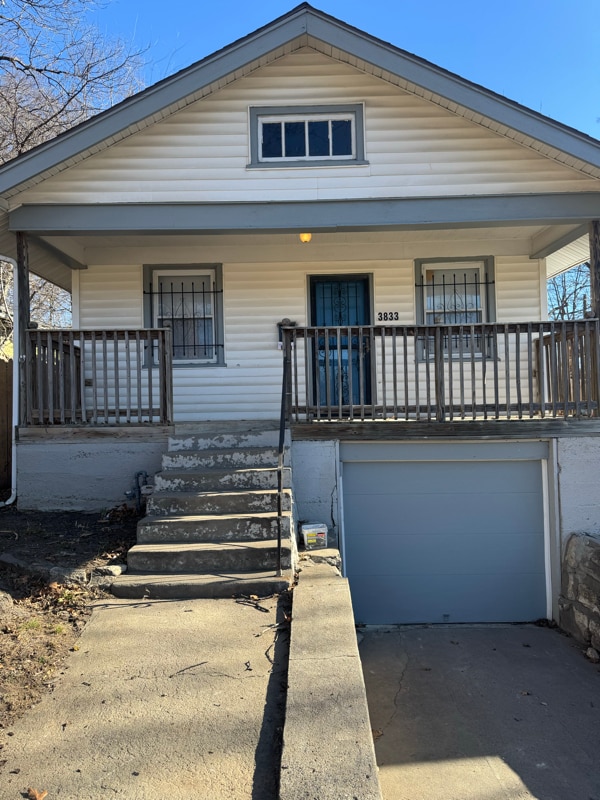 Building Photo - 3833 Monroe Ave