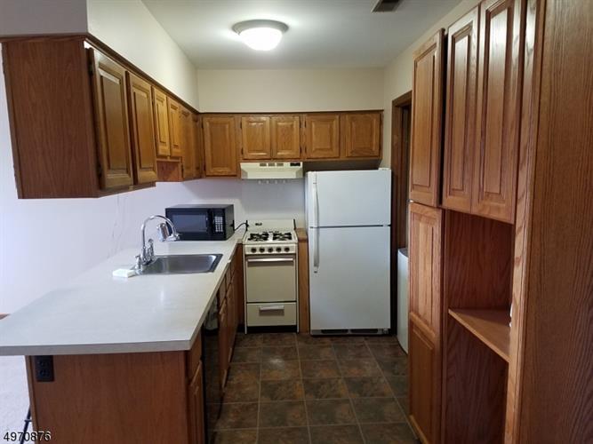 4 Brandywine Ct Unit 8, McAfee, NJ 07462 Condo for Rent in McAfee, NJ