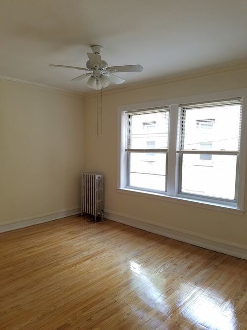 Building Photo - 6808 N Wolcott Ave