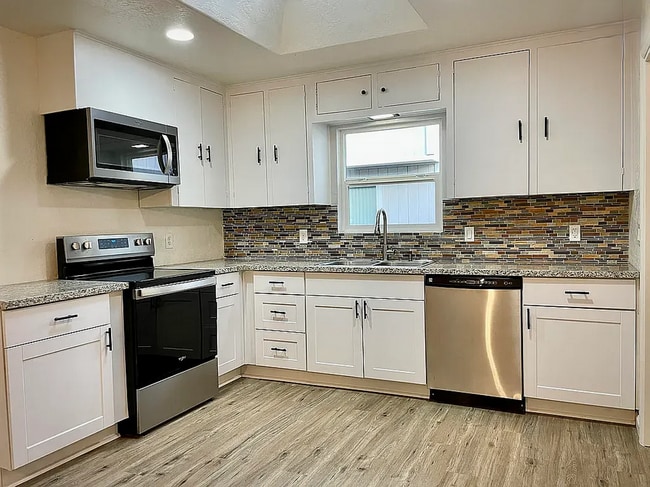 Foto del edificio - 325 SE M St