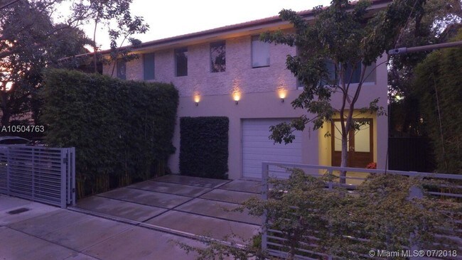 Foto del edificio - 2627 Lincoln Ave