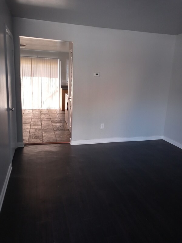 Foto del edificio - 5209 Goolsby Ct