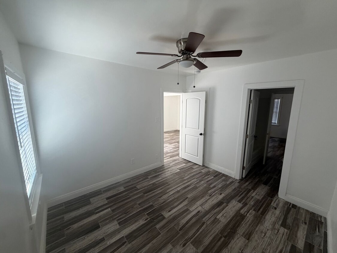Foto del edificio - ??Newly Remodeled 2 Bed / 1 Bath Apartment Unit  – Great Layout