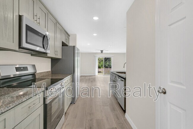 Foto del edificio - 2303 Fox Hollow Dr