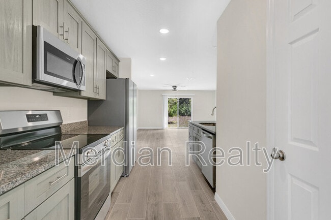 Building Photo - 2306 Fox Hollow Dr