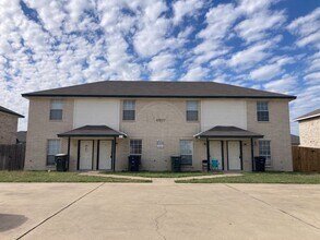 Building Photo - 4507 Jeff Scott Dr