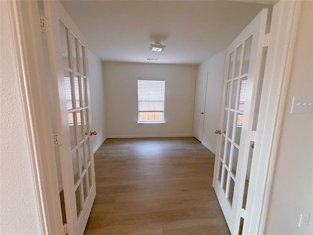 Building Photo - 324 Lavaca Dr