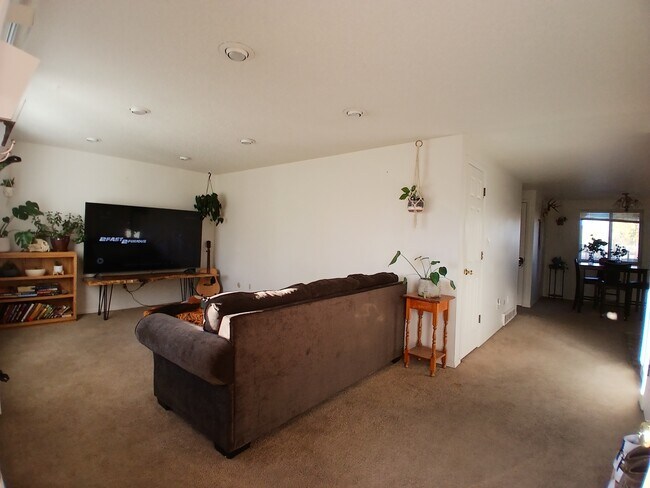 Building Photo - 2409 Nyssa Dr