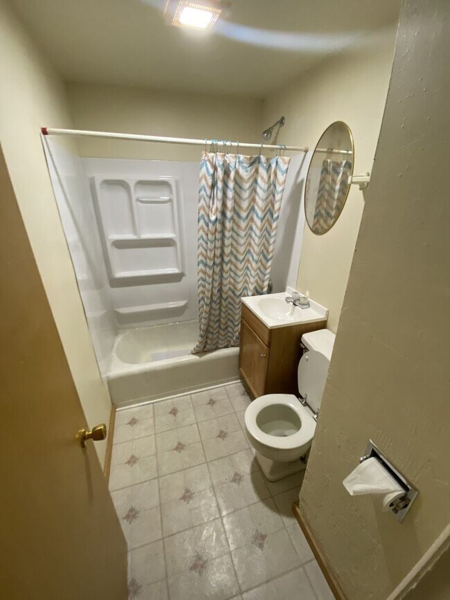 Foto del edificio - 3 bedroom home in Rockford