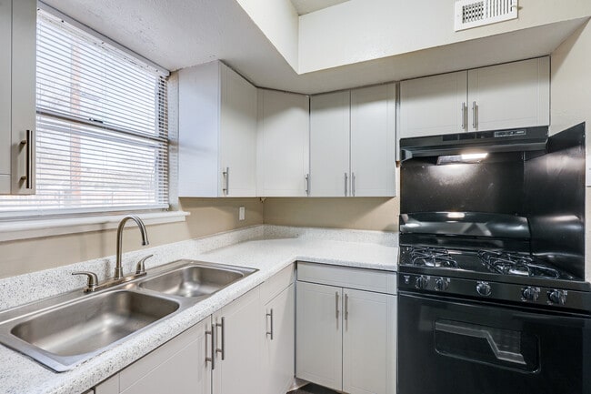 Building Photo - Vista Verde