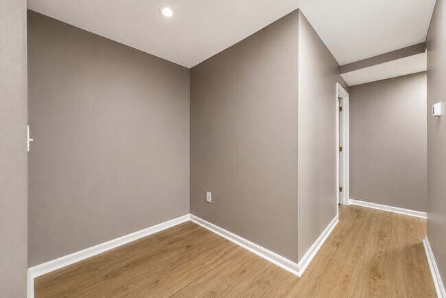 Building Photo - 128 Trenton St