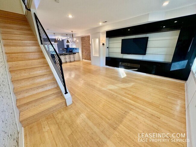 Foto del edificio - 4716 8th St NW