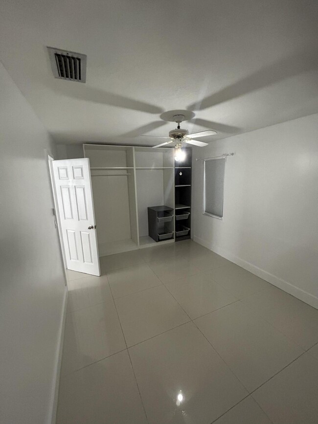 Foto del edificio - 15389 SW 153rd St
