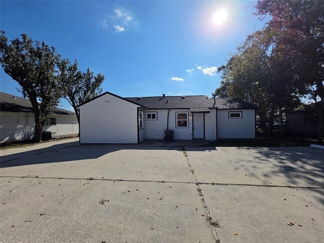 Foto del edificio - 13379 Force St