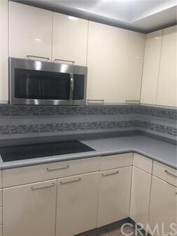 Foto del edificio - 8649 Buena Tierra Pl