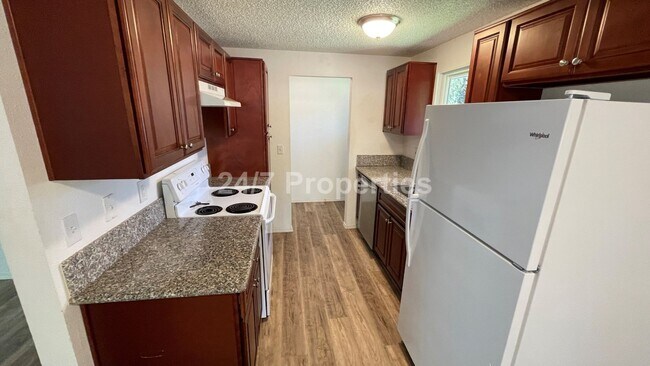 Building Photo - 3 BD | 1 BA Ranch Style Home - Oak Grove
