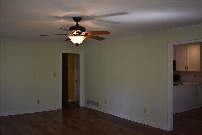 Building Photo - 320 Shady Grove Ln