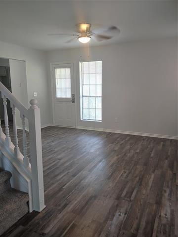 Foto del edificio - 215 Lake Park Rd