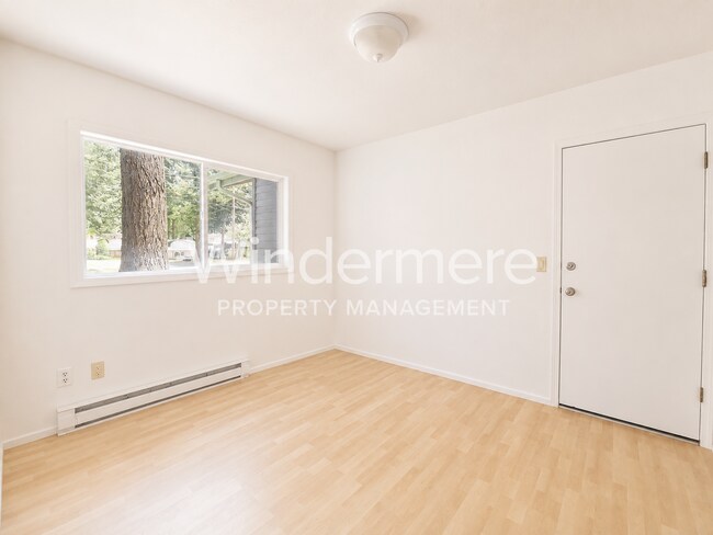 Foto del edificio - **Beautifully Updated 3-Bedroom Home in the Lake Symington Community**