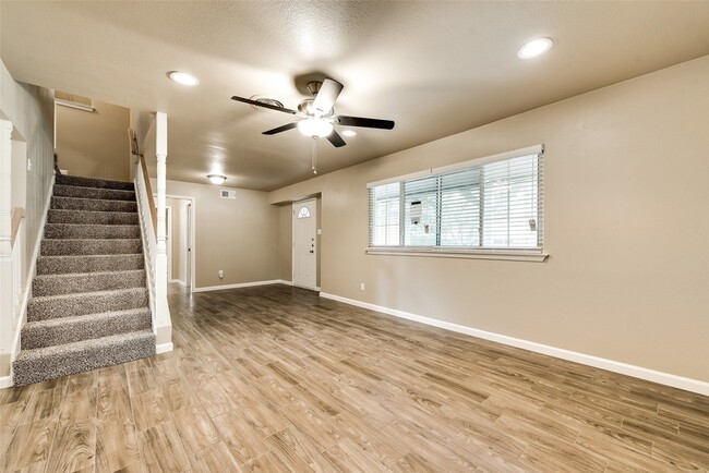 Building Photo - 2817 Blackwood Dr
