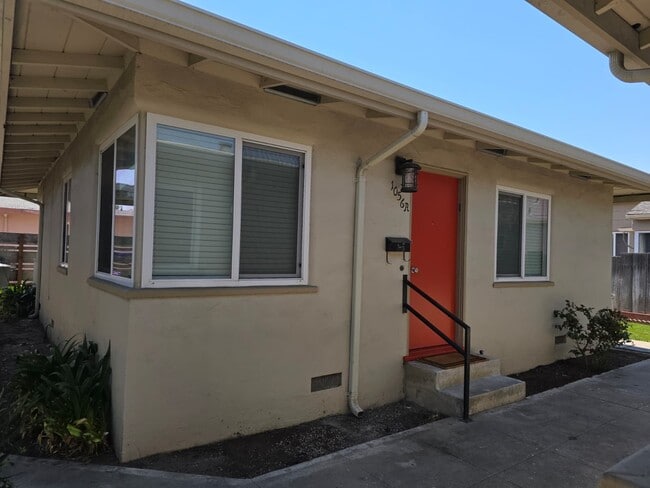 Building Photo - 1056 Pajaro St