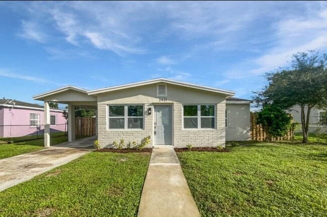 Building Photo - 2421 NW 152nd St