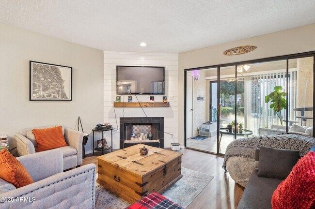Building Photo - 205 N 74th St