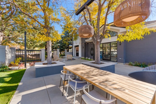 Building Photo - The Magwood