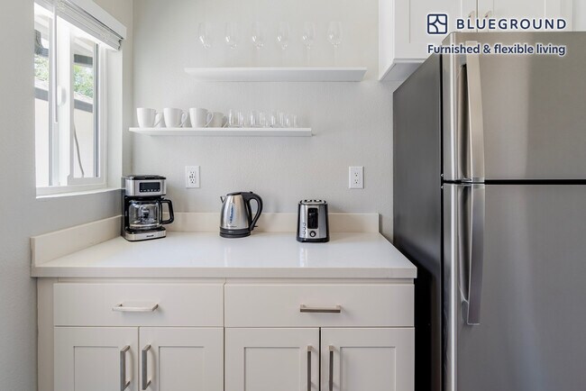 Foto del edificio - 1060 Noel Dr