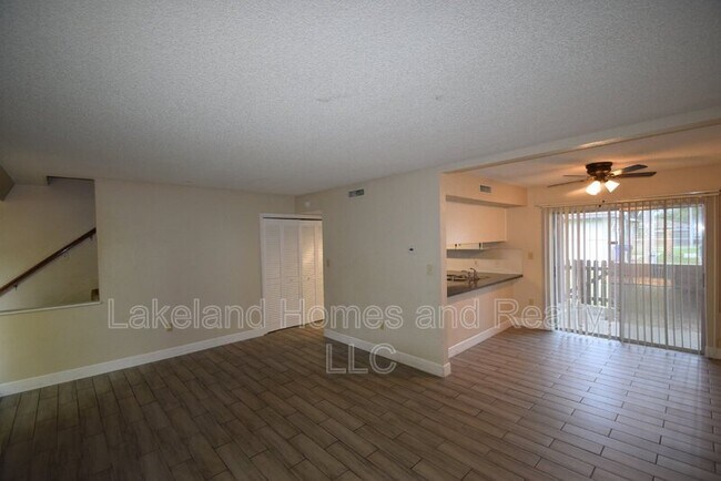 Foto del edificio - 2722 S San Gully Rd