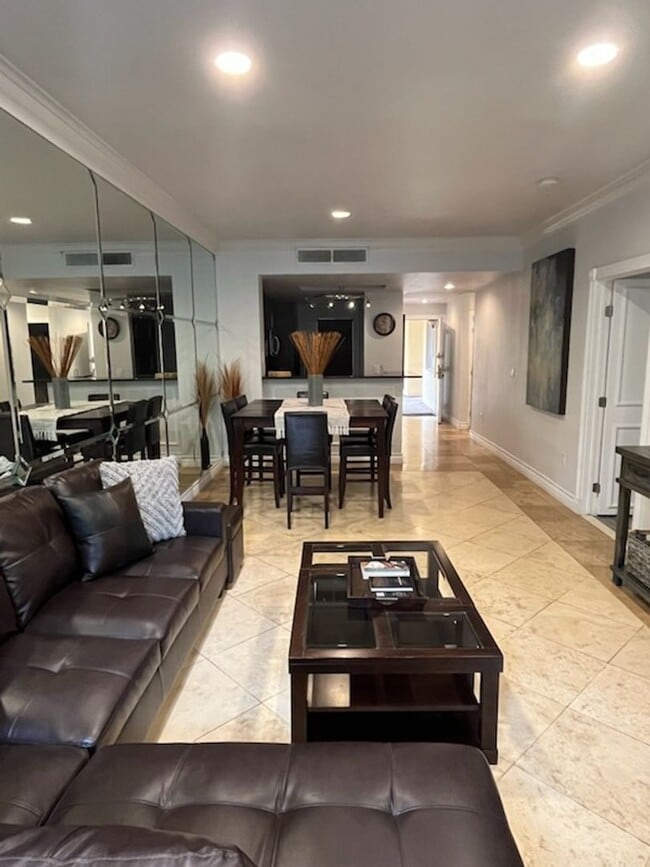Building Photo - Meridian FURNISHED 2 BDR /2 BATH Luxury Condo - RESORT STYLE LIVING, 1-1/2 Blocks From The Heart ...