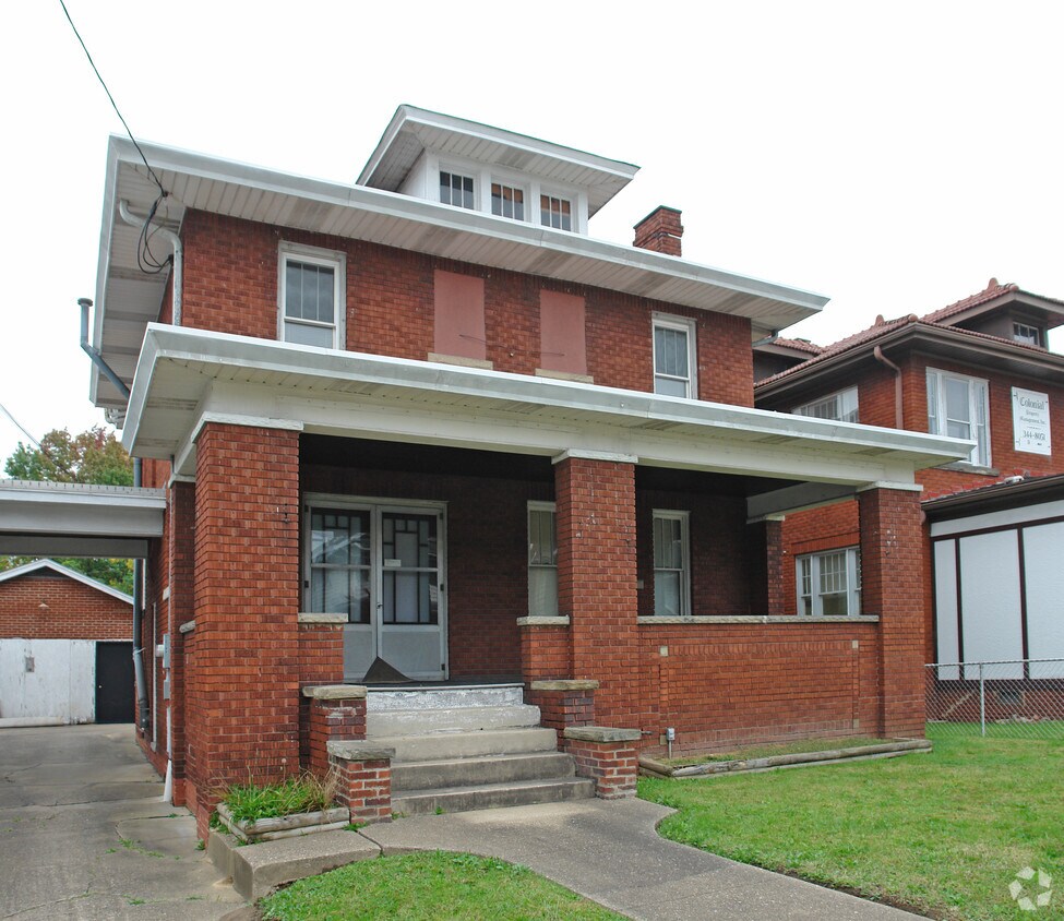 Primary Photo - 706 Virginia St W