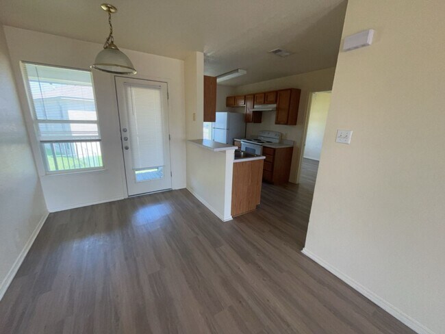 Foto del edificio - 5705 Greengate Dr
