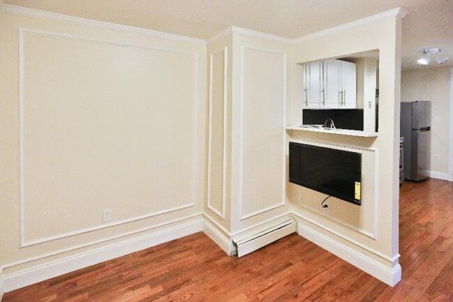 Building Photo - Spacious Two Bed Right In East Boston