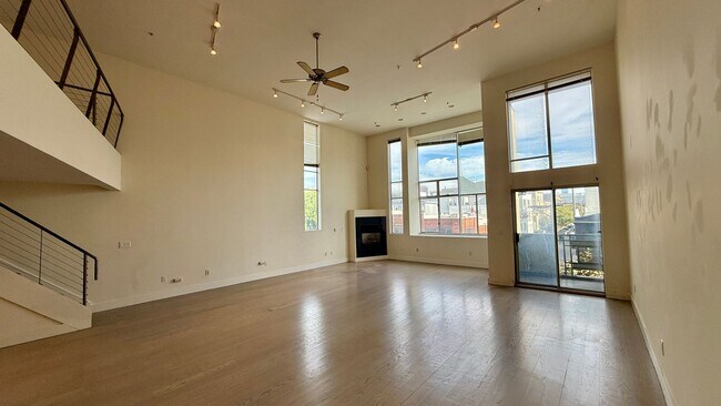 Foto del edificio - SOMA 1BR/2BA Loft with Expansive Space and...