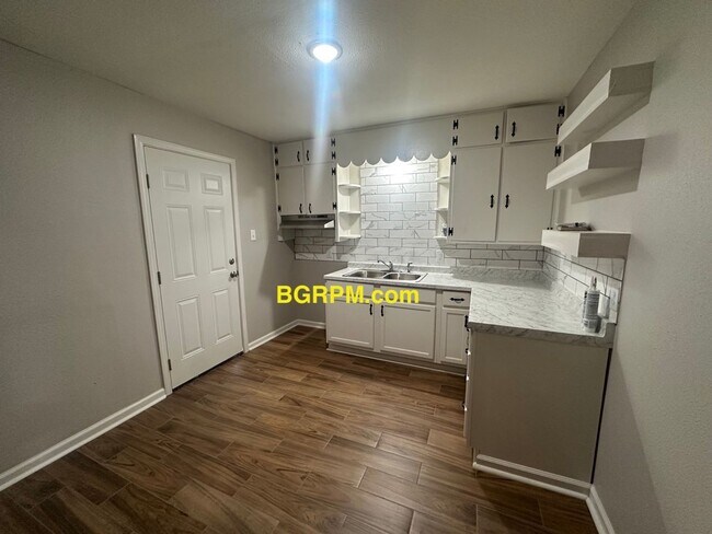 Foto del edificio - 4936-4938 Atkins Street