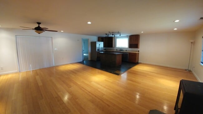 Foto del edificio - 3 Bedroom 2 Bath- House