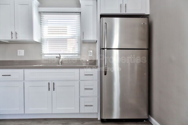 Building Photo - 290 2nd Ave