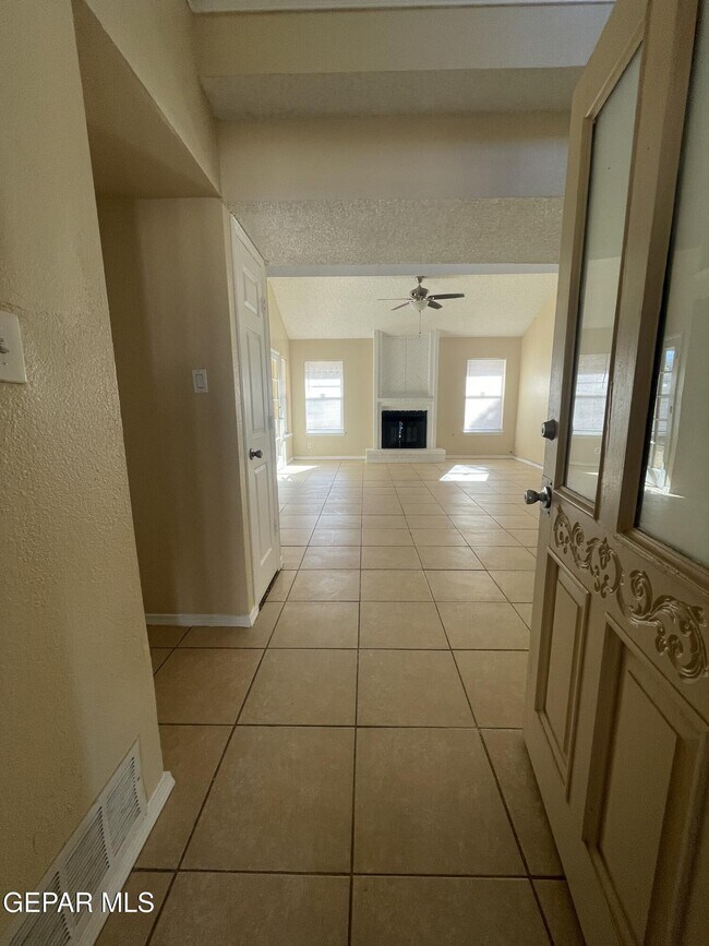 Foto del edificio - 13928 Pete La Rue Cir