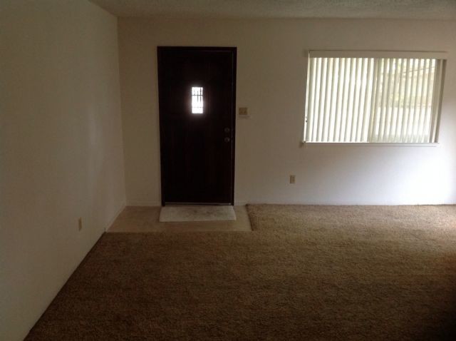 Foto del edificio - Duplex For Rent in Modesto