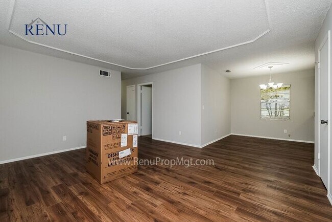 Building Photo - Available Now! $0 APPLICATION FEE!!!
